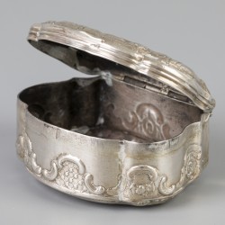 Snuifdoos (18e eeuw?) zilver.