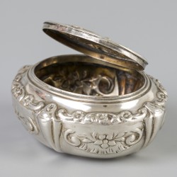 Pepermuntdoosje (Chester, Henry Matthews 1905) zilver.