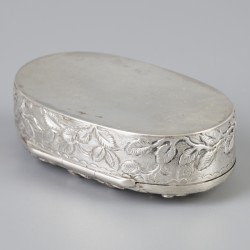 Kaptafeldoosje (Londen, George Heath 1888) zilver.