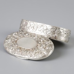 Kaptafeldoosje (Londen, George Heath 1888) zilver.