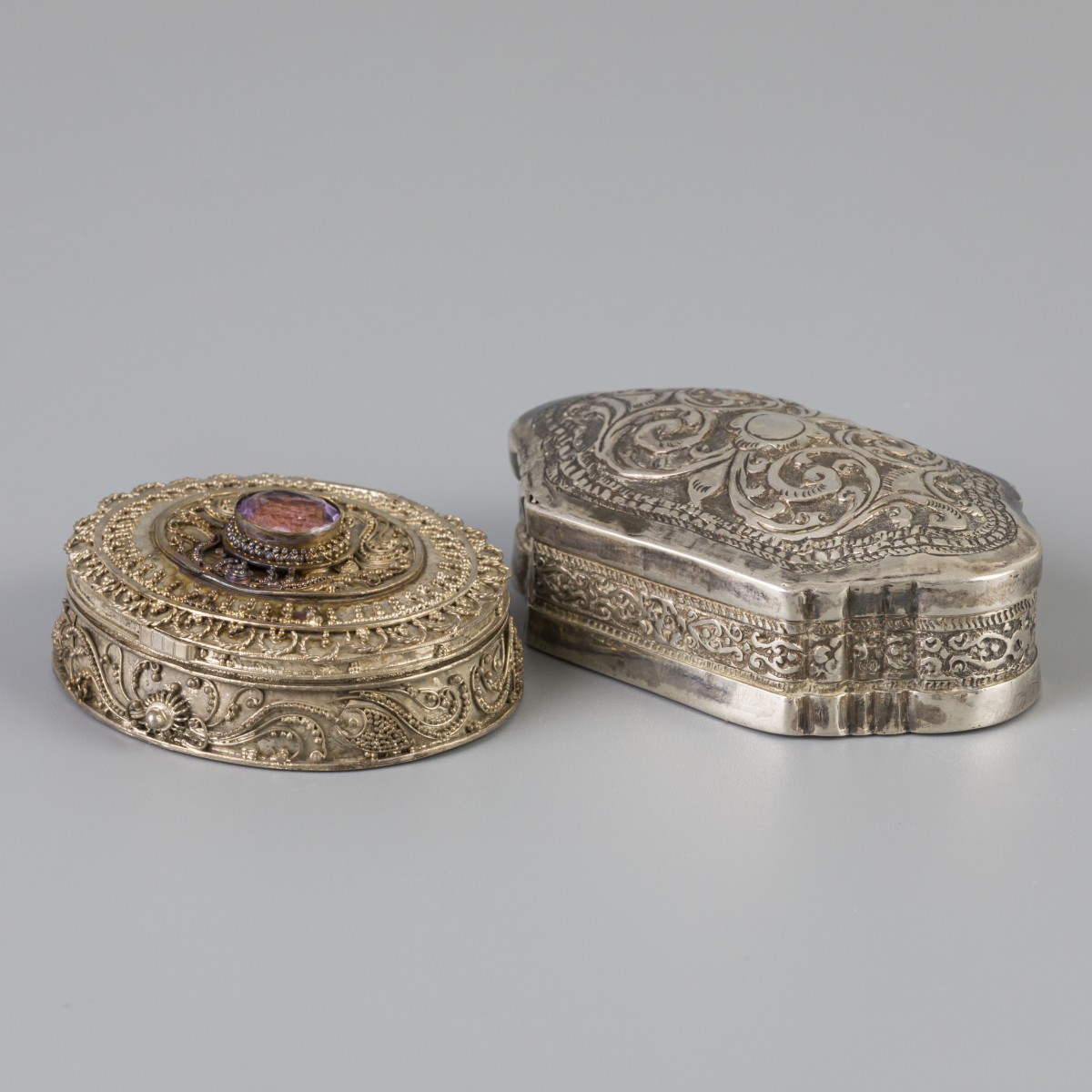 2-delig lot doosjes zilver.