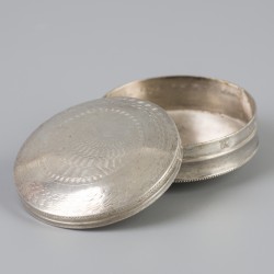 Pepermuntdoosje (Schoonhoven, Adrianus Kuijlenburg 1816) zilver.