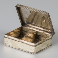 Postzegeldoosje (Schoonhoven, W. Langerak 1901) zilver.
