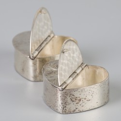 2-delig lot pillendoosjes zilver.