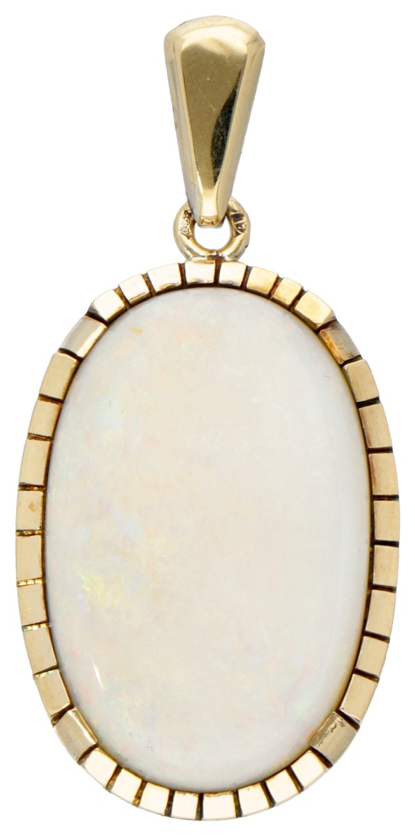 14 kt. Geelgouden vintage hanger bezet met ca. 7.45 ct. witte edelopaal.