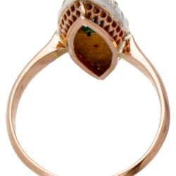 14 kt. Roségouden navette ring bezet met ca. 0.34 ct. synthetische smaragd en roos geslepen diamant.