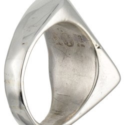 Sterling zilveren no.141 'Plaza' ring door Henning Koppel voor Georg Jensen.