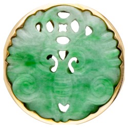 Vintage hanger van gesneden jade in een 14 kt. geelgouden montuur.