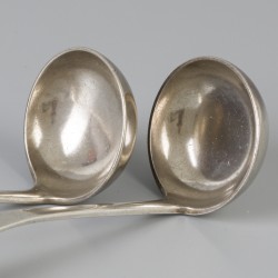 2-delige set sauslepels "Haags lofje" zilver.
