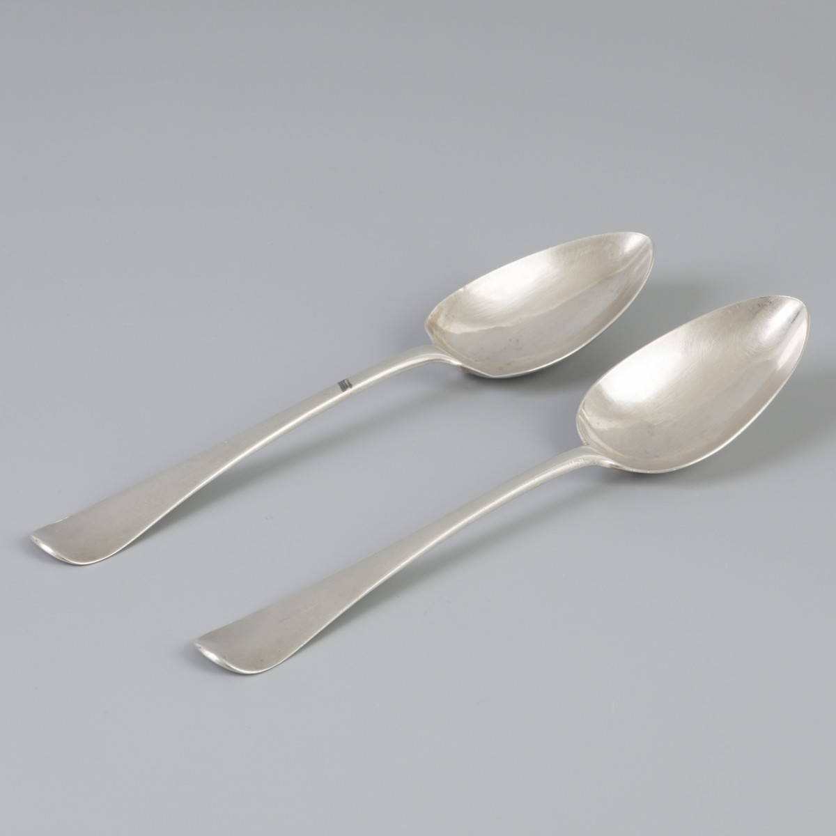 2-delige set dinerlepels (Amsterdam, Roelof Helweg 1776-1811) zilver.