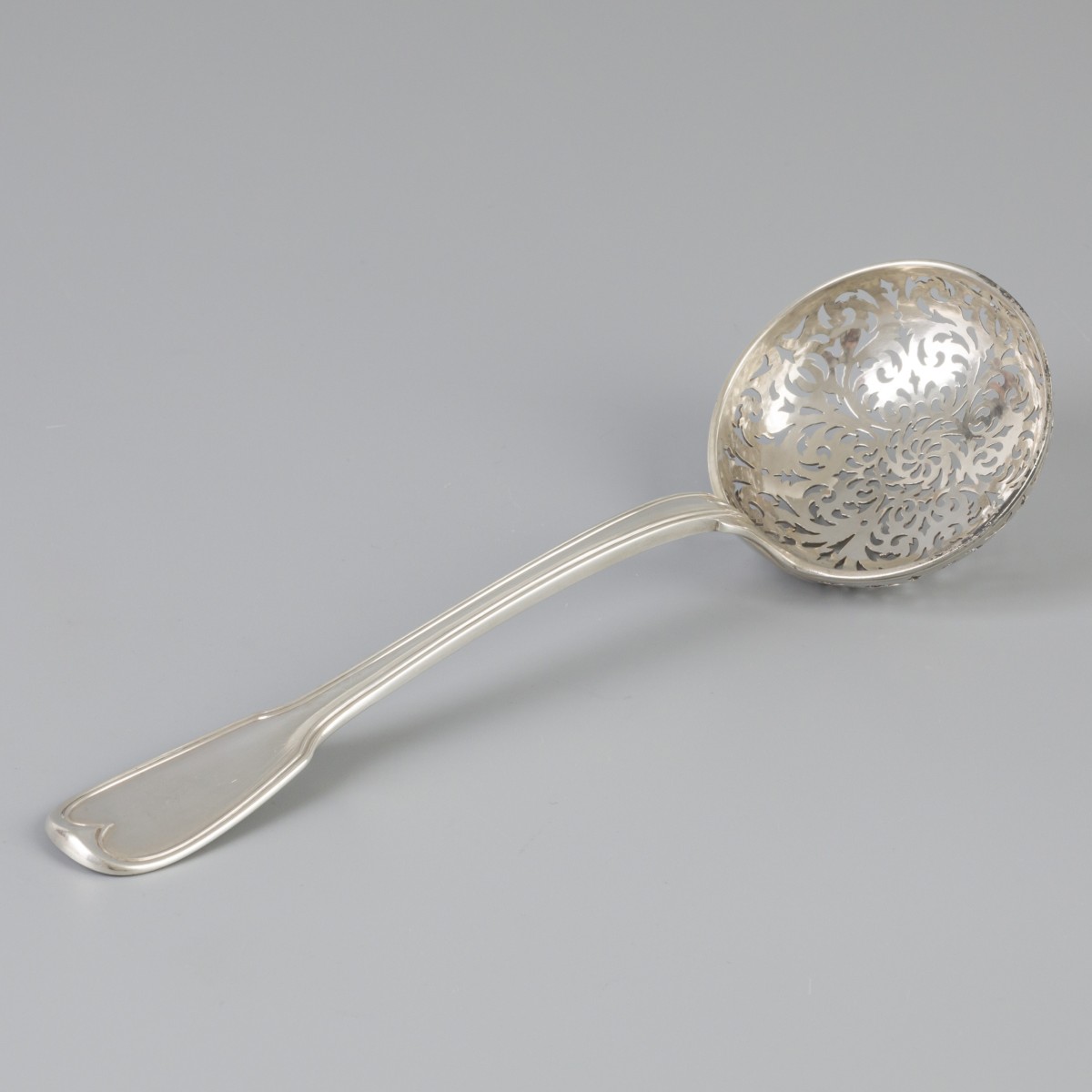 Strooilepel (Bourges, Frankrijk, 1768-1775) zilver.