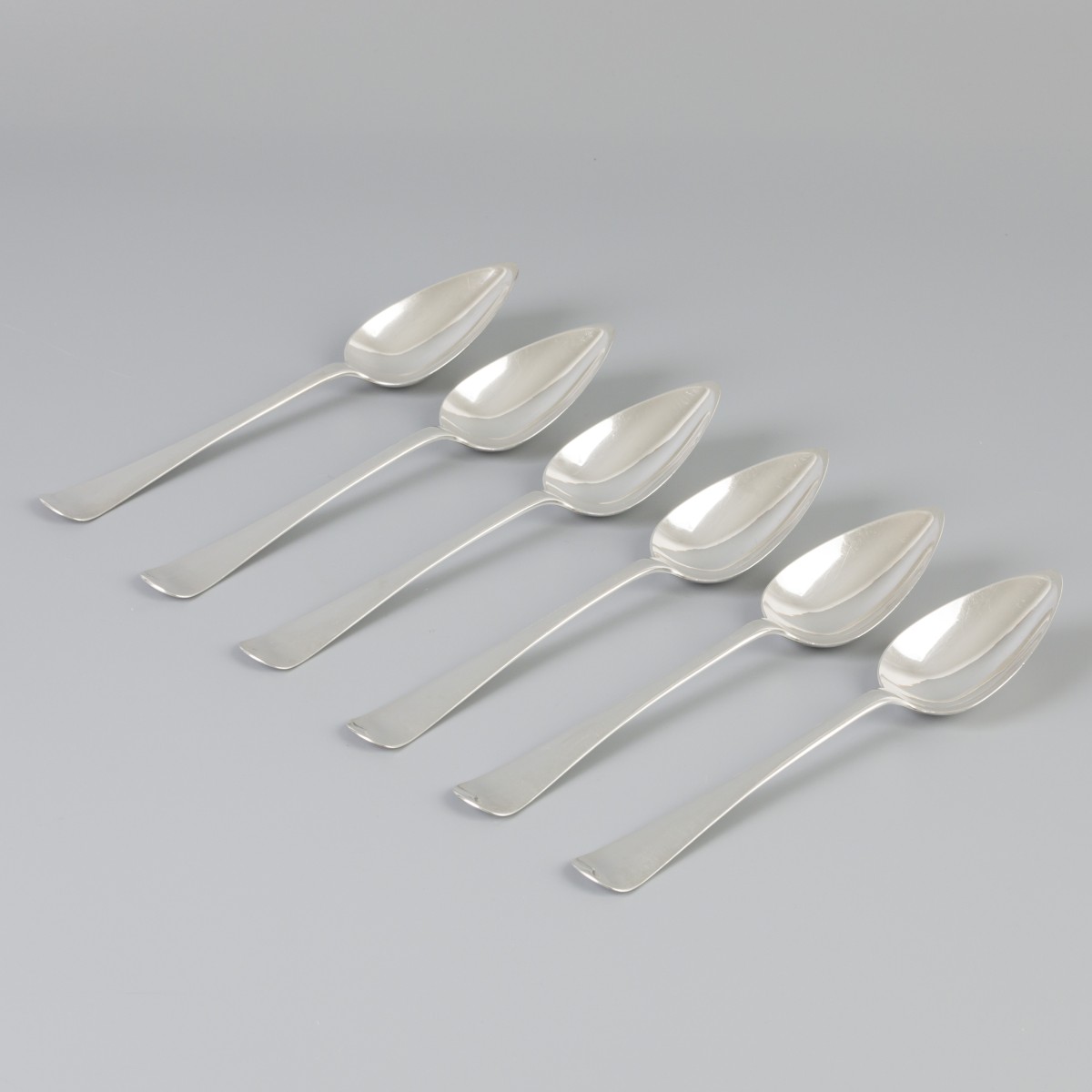 6-delige set dinerlepels "Haags lofje" zilver.