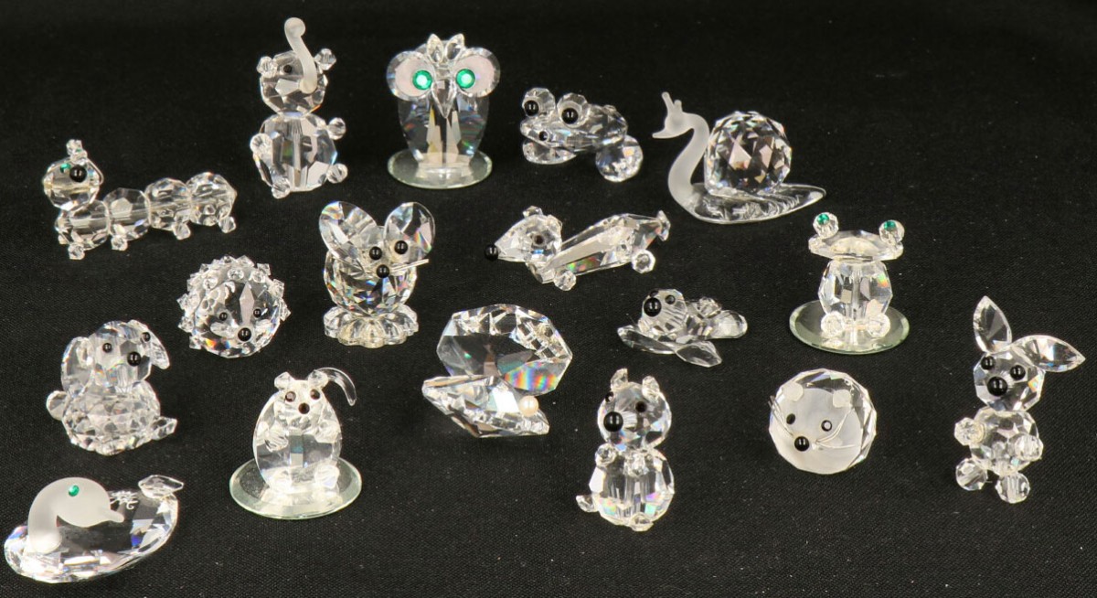 (17) delig lot Goldina Kristal miniaturen