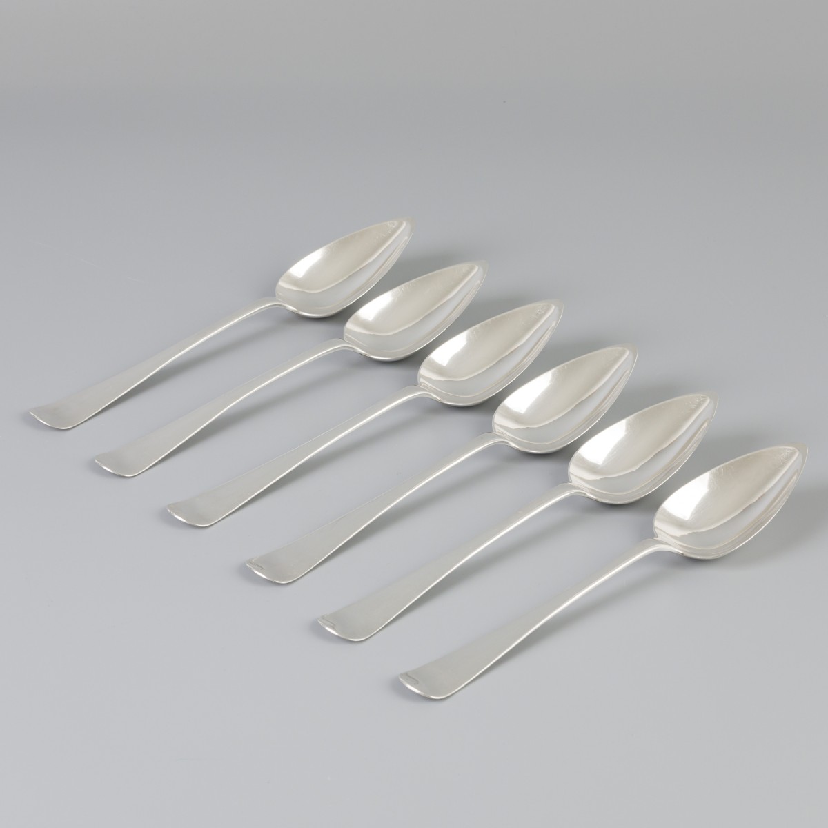 6-delige set dinerlepels "Haags lofje" zilver.