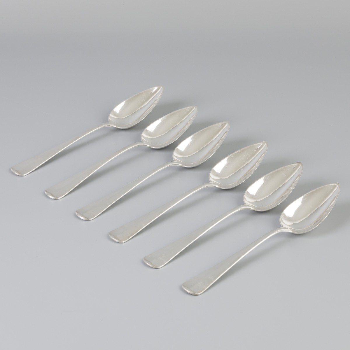 6-delige set dinerlepels "Haags lofje" zilver.