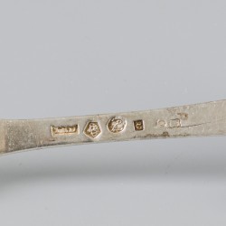 6-delig lot 18e-eeuwse bestekdelen zilver.