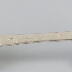 6-delig lot 18e-eeuwse bestekdelen zilver.