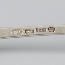 11-delige set dinervorken (Amsterdam, Roelof Helweg 1776-1811 & Jacob Hulscher 1789-1804) zilver.