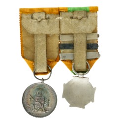 Nederland. 19e eeuw. Miniaturen van het kruis voor krijgsverrichtingen en een medaille voor trouwe dienst op Spang.