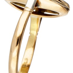 18 kt. Bicolor gouden art deco ring bezet met ca. 0.06 ct. diamant.