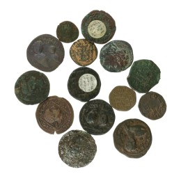 Turkoman caliphates in Anatolia. Lot (14) Copper coins.