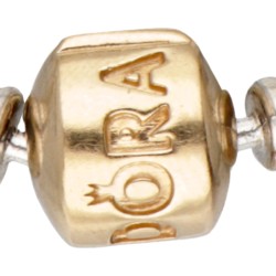 Sterling zilveren Pandora 'Moments' armband met een 14 kt. geelgouden sluiting.