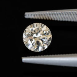 GIA-gecertificeerde briljant geslepen natuurlijke diamant van 0.81 ct.