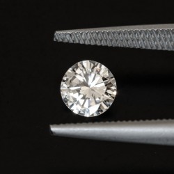 GIA-gecertificeerde briljant geslepen natuurlijke diamant van 0.62 ct.