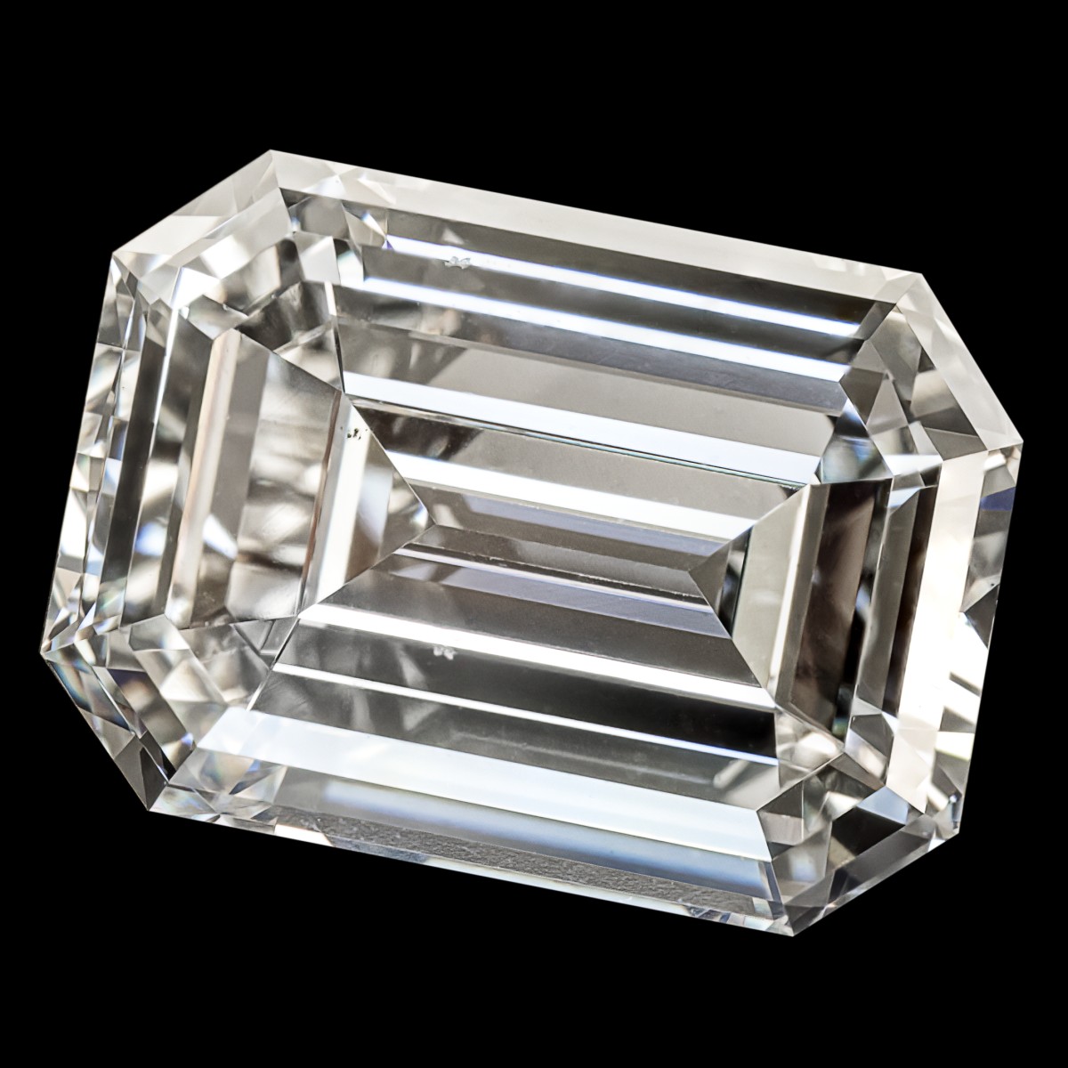 GIA-gecertificeerde emerald geslepen natuurlijke diamant van 3.13 ct.