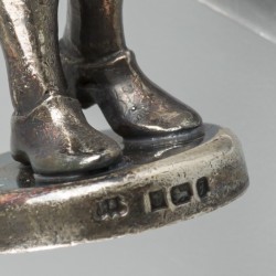 Miniatuur beroepswerker (Marchands de poissons salés) zilver.