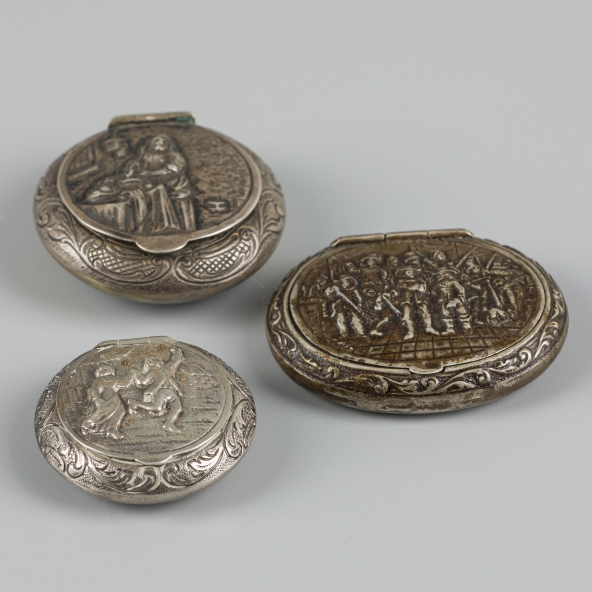 3-delig lot pillen- / pepermuntdoosjes zilver.