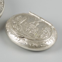 2-delig lot doosjes zilver.