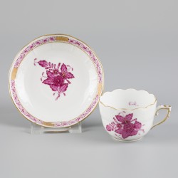 Een set van (3) Herend kop-en-schotels, Apponyi-decor, Hongarije, 20e eeuw.