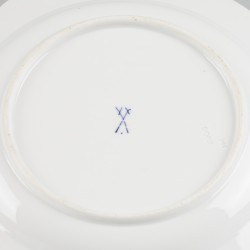 Een set van (2) porseleinen Meissen kleine- / ontbijtborden, Duitsland, 20e eeuw.