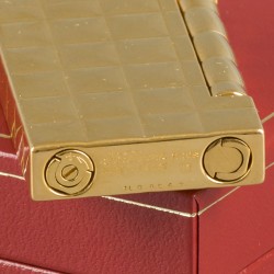 S.T. Dupont Ligne 2 Slim quilted aansteker met originele doos.