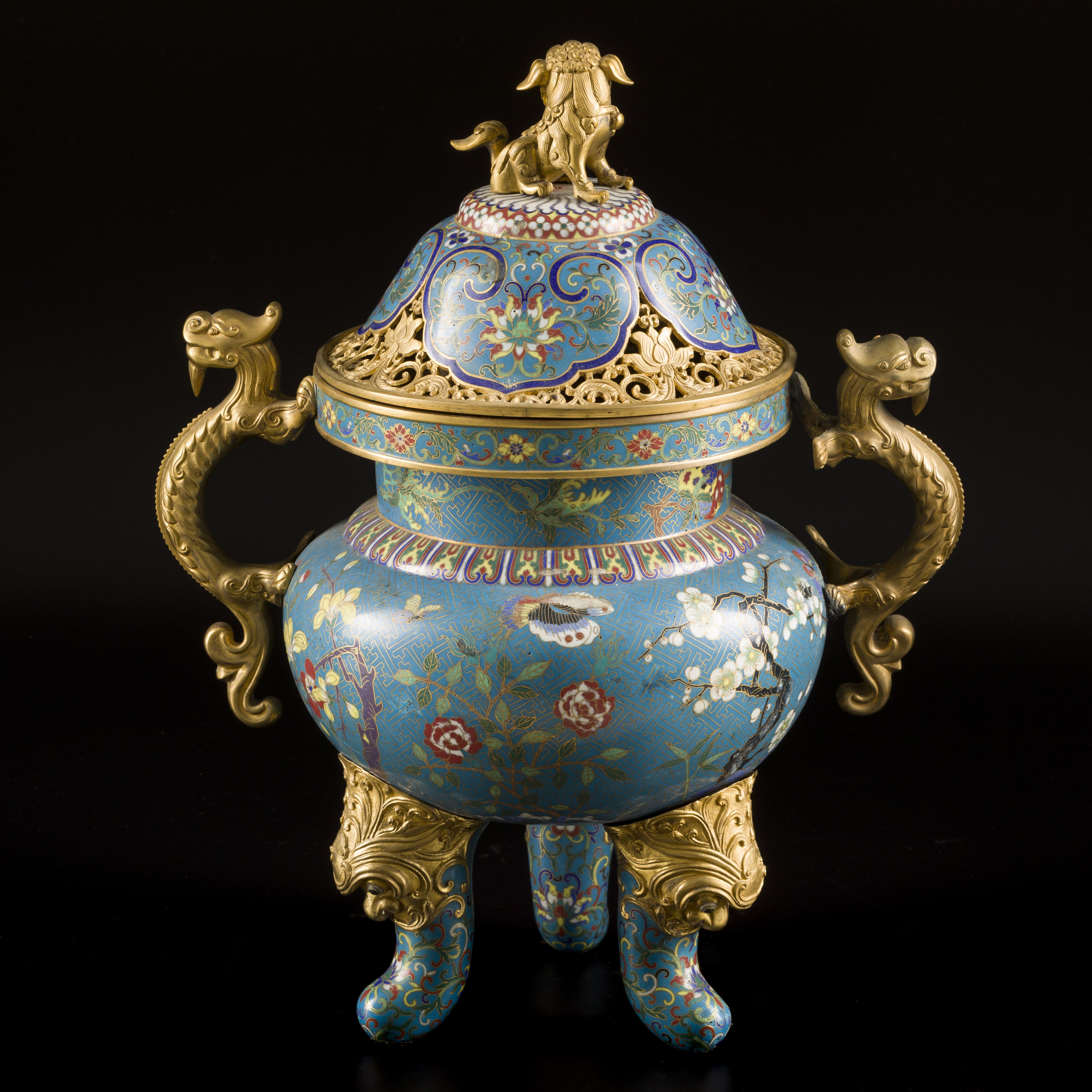 Een bronzen cloissonné koro / wierookvat, China, 20e eeuw. 