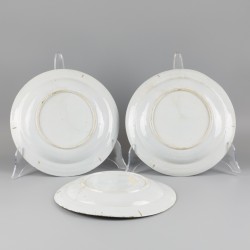 Een set van (3) Delftse sier-wandborden, Holland, 19e eeuw.