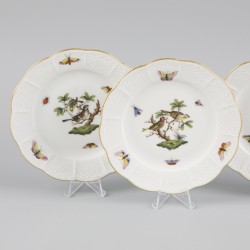Een set van (4) porseleinen bordjes met Rotschild Bird decor. Herend, Hongarije, eind 20e eeuw.