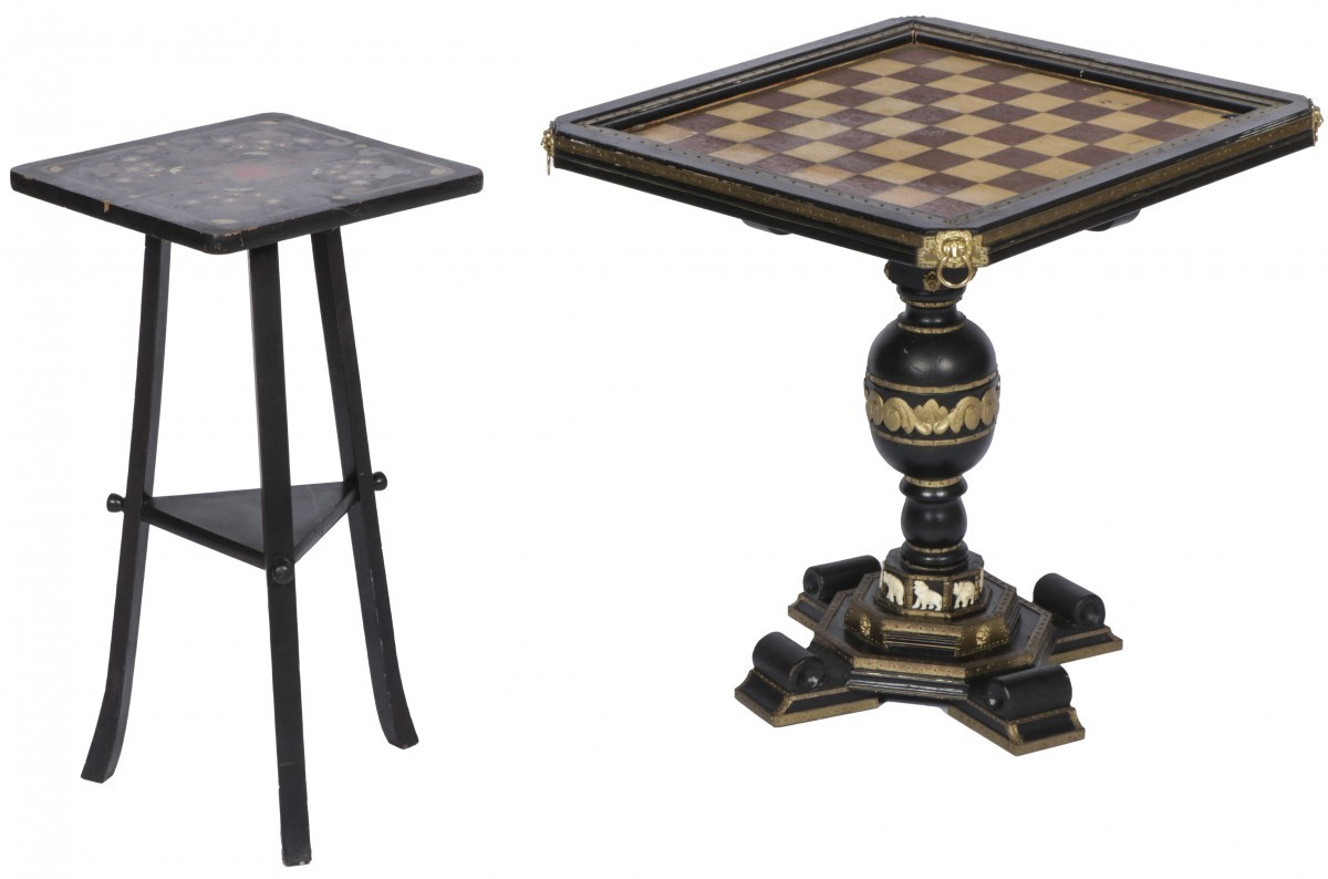 Een lot met (2) tafeltjes waaronder een schaaktafel, Frankrijk, 20e eeuw.