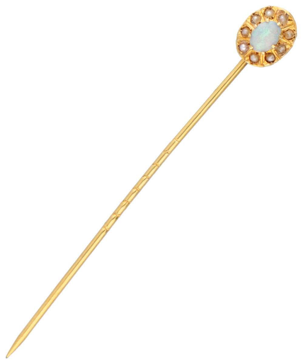 BWG 10 kt. geelgouden reversspeld bezet met ca. 0.11 ct. opaal en zaadparels.