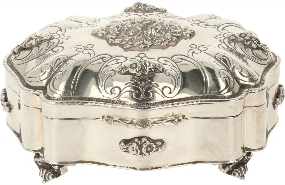 Sieradendoosje zilver.