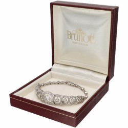Witgouden entourage armband, met ca. 5.66 ct. diamant - 14 kt.