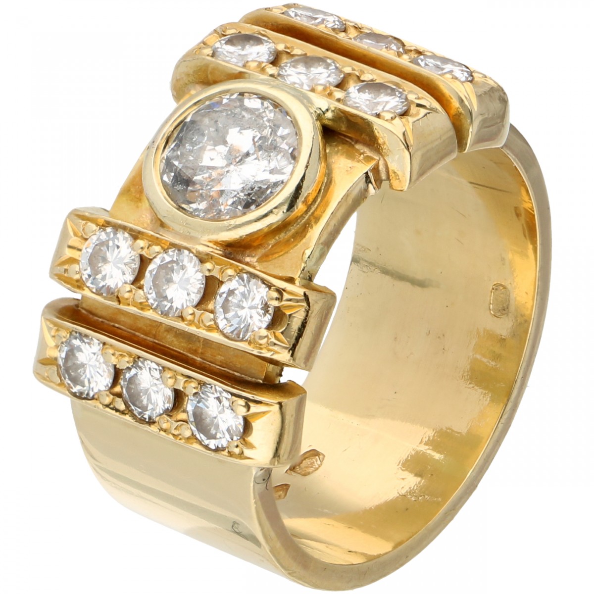 Geelgouden entourage ring, met ca. 1.61 ct. diamant - 18 kt.
