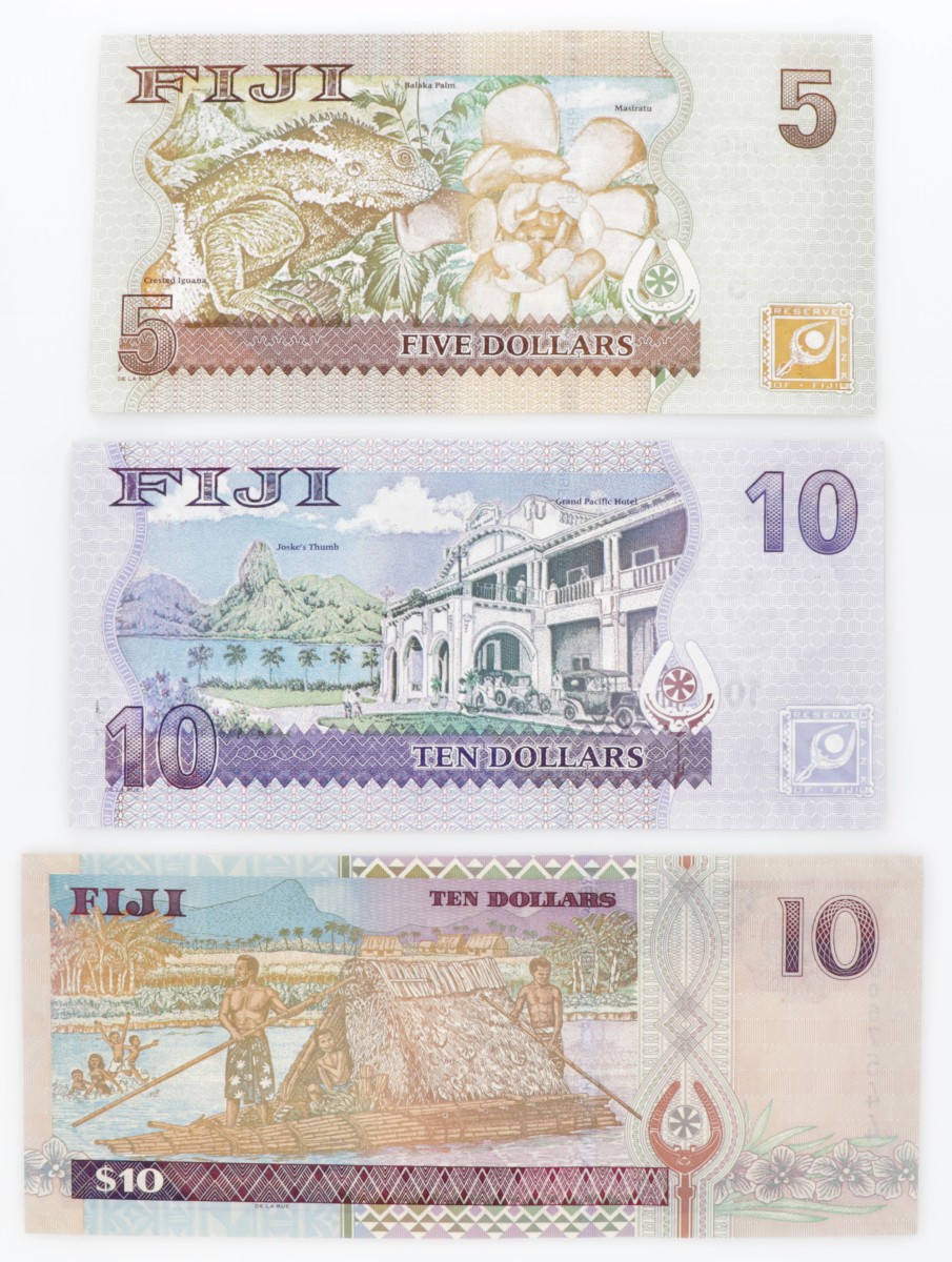 Fiji. Lot (3) 5/2x10 Dollars. Banknote. Type 2002. - UNC.