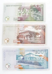 Mauritius. Lot (3) 200/500/1000 Rupees. Banknote. Type 2001. - UNC.