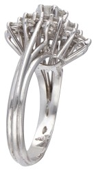 18 kt. Witgouden entourage ring bezet met ca. 0.89 ct. diamant.