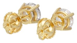 14 kt. Geelgouden solitair oorbellen bezet met ca. 1.10 ct. diamant.