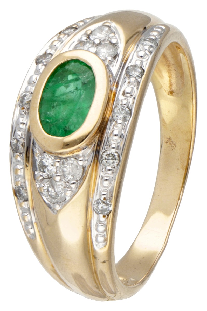 18 kt. Geelgouden ring bezet met ca. 0.42 ct. natuurlijke smaragd en ca. 0.17 ct. diamant.