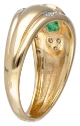 18 kt. Geelgouden ring bezet met ca. 0.42 ct. natuurlijke smaragd en ca. 0.17 ct. diamant.