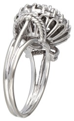 18 kt. Witgouden entourage ring bezet met ca. 1.13 ct. diamant.